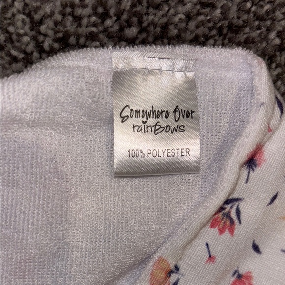 Pink and White Floral bow and Bib Set - Picture 9 of 9